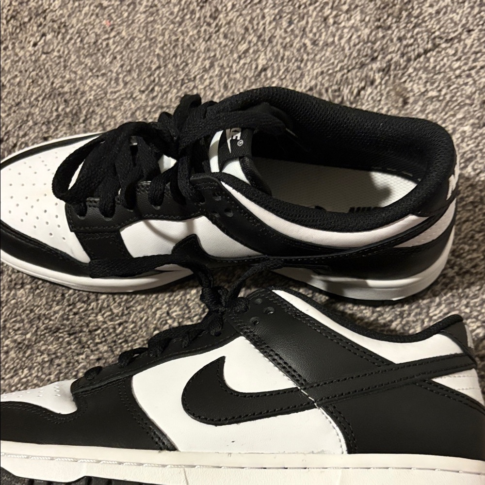 Nike Classic Black and White Low-Tops